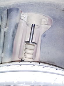 后轮悬挂减震橡胶防尘套简易应急修复指南